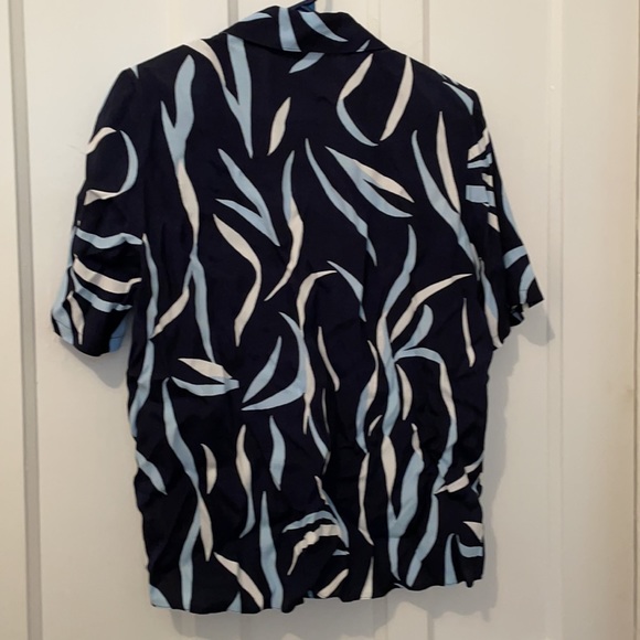 Vintage women’s hawaiian shirt - Picture 2 of 3